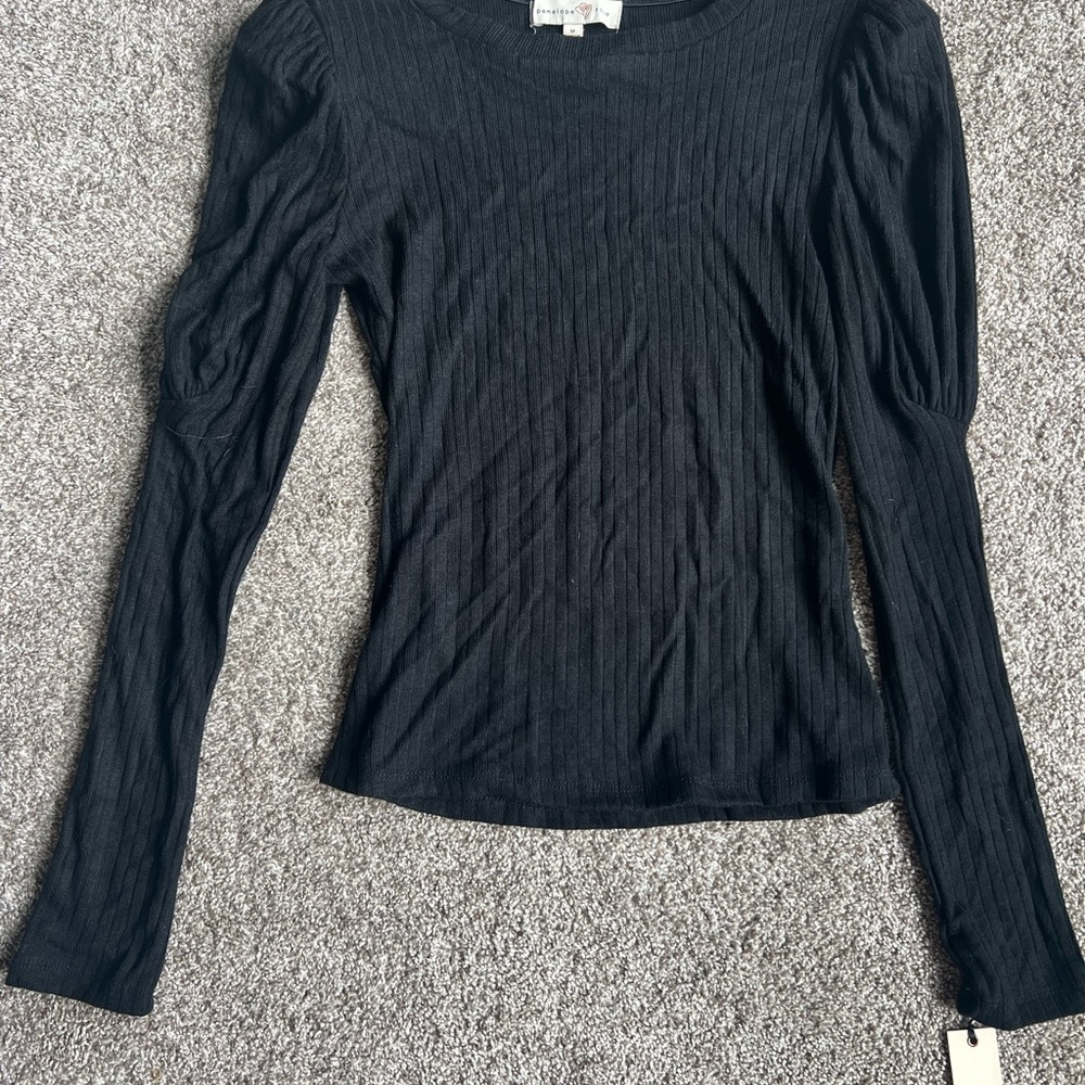 Chic Black Ribbed Women's Blouse